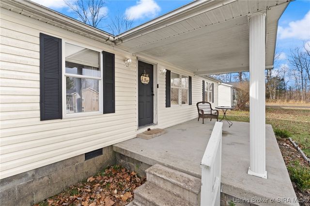 1323 W Kenwood Drive, Austin, IN 47102