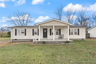 1323 W Kenwood Drive, Austin, IN 47102