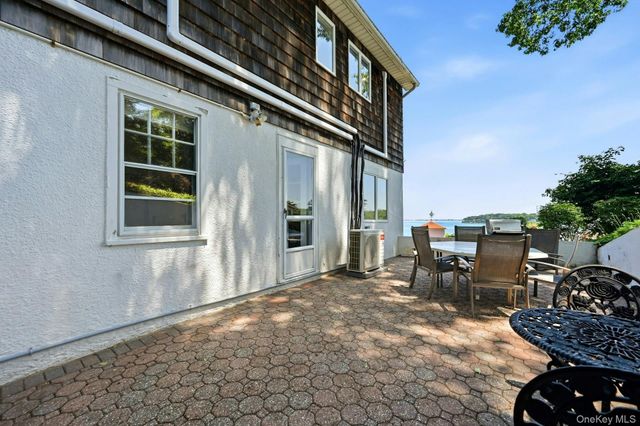 4 Bayview Drive, Huntington, NY 11743