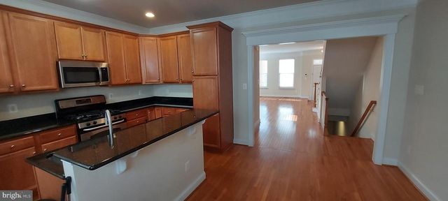 11808 REGENTS PARK DR, Germantown, MD 20876