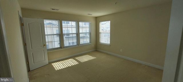 11808 REGENTS PARK DR, Germantown, MD 20876