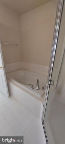 11808 REGENTS PARK DR, Germantown, MD 20876