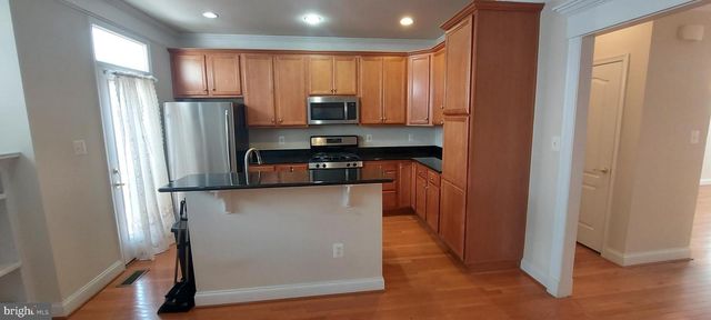 11808 REGENTS PARK DR, Germantown, MD 20876