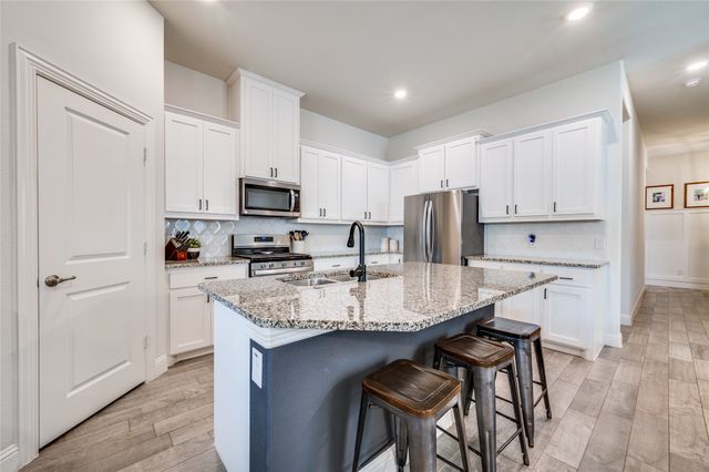 1509 Summit View Lane, Aubrey, TX 76227