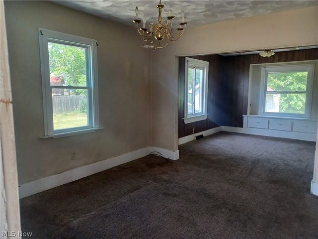 2031 Willard Avenue SE, Warren, OH 44484