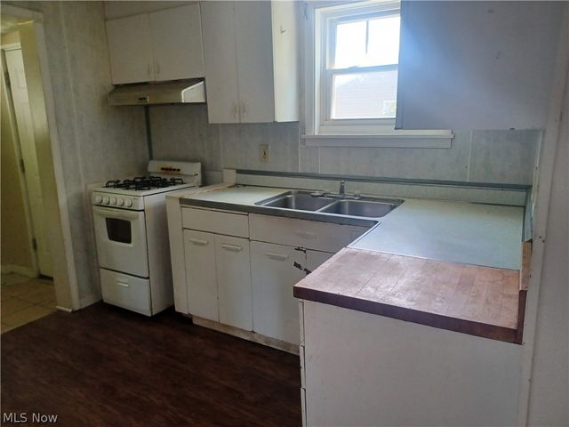2031 Willard Avenue SE, Warren, OH 44484