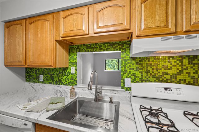 42 Pointe Circle South 0, Coram, NY 11727