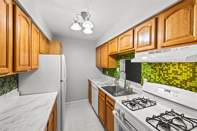 42 Pointe Circle South 0, Coram, NY 11727