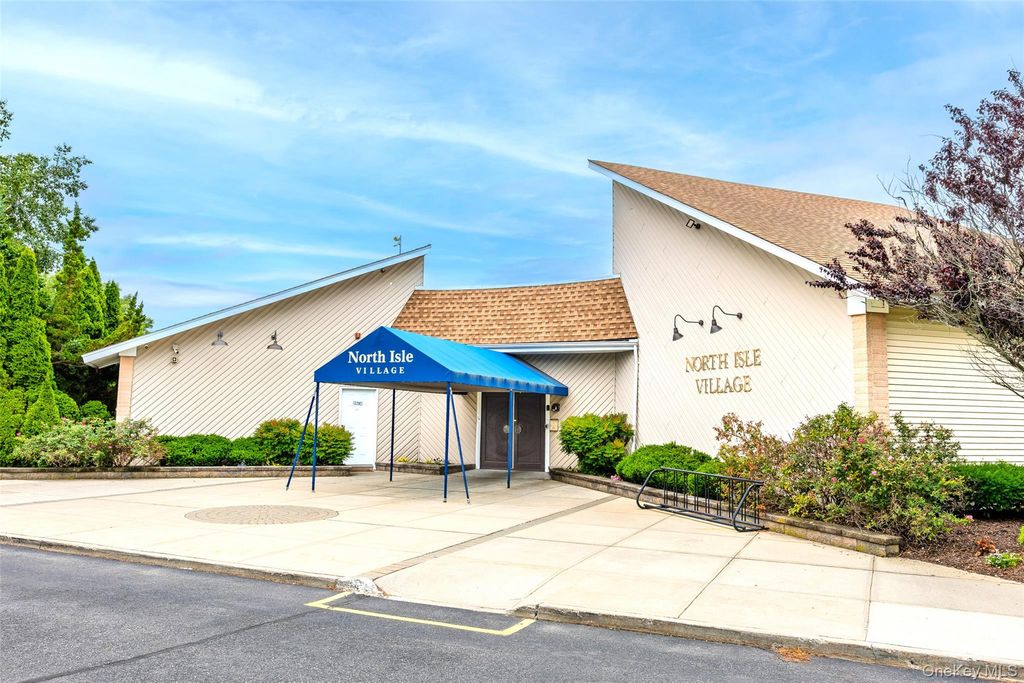 42 Pointe Circle South 0, Coram, NY 11727 — photo 4