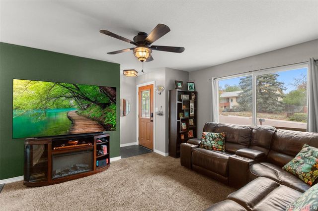 1216 Hathaway Drive, Colorado Springs, CO 80901