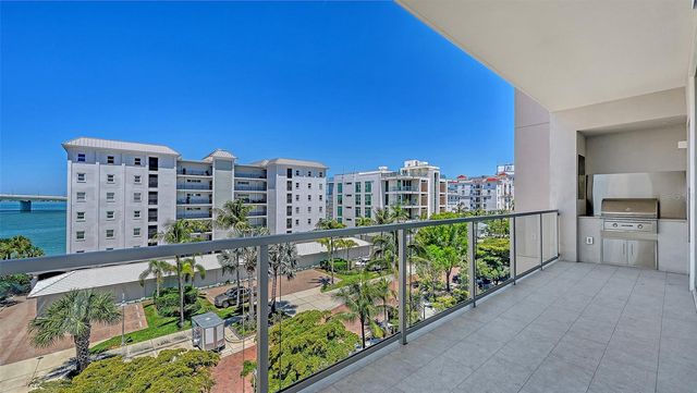 253 GOLDEN GATE POINT 401, Sarasota, FL 34236