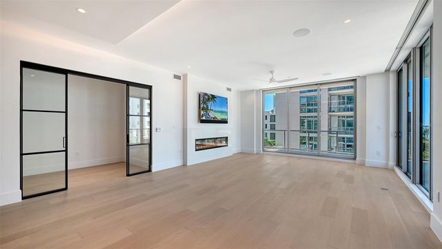 253 GOLDEN GATE POINT 401, Sarasota, FL 34236