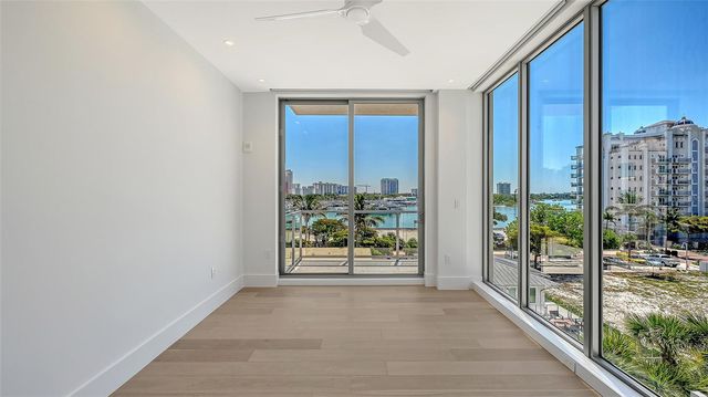 253 GOLDEN GATE POINT 401, Sarasota, FL 34236