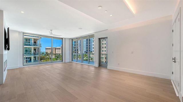 253 GOLDEN GATE POINT 401, Sarasota, FL 34236