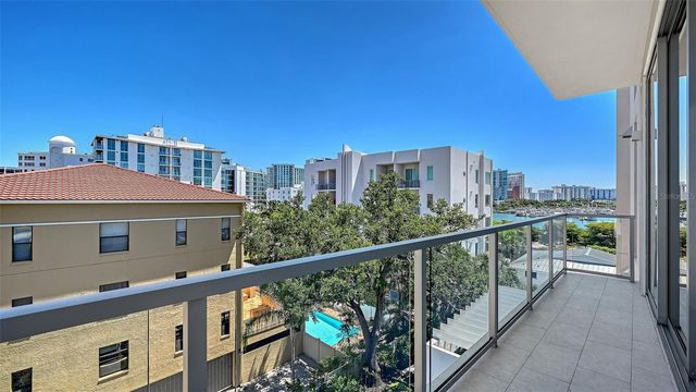 253 GOLDEN GATE POINT 401, Sarasota, FL 34236