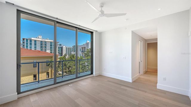 253 GOLDEN GATE POINT 401, Sarasota, FL 34236
