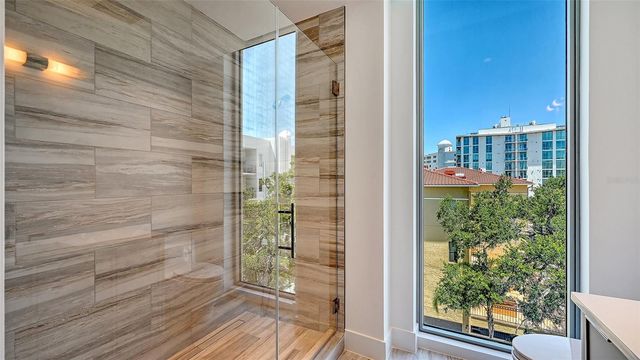 253 GOLDEN GATE POINT 401, Sarasota, FL 34236
