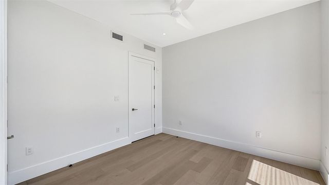 253 GOLDEN GATE POINT 401, Sarasota, FL 34236