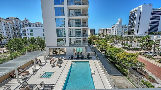 253 GOLDEN GATE POINT 401, Sarasota, FL 34236