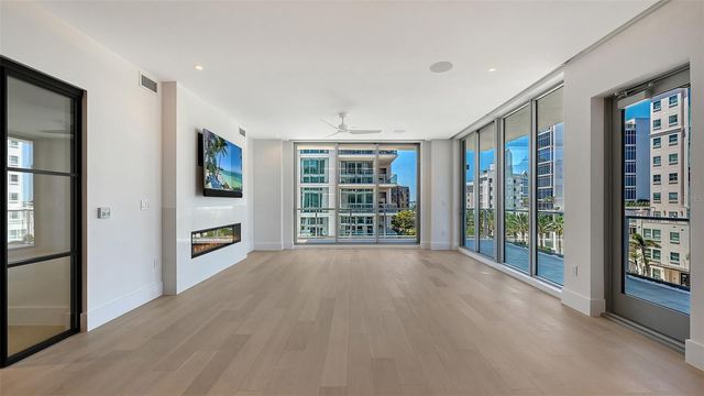 253 GOLDEN GATE POINT 401, Sarasota, FL 34236