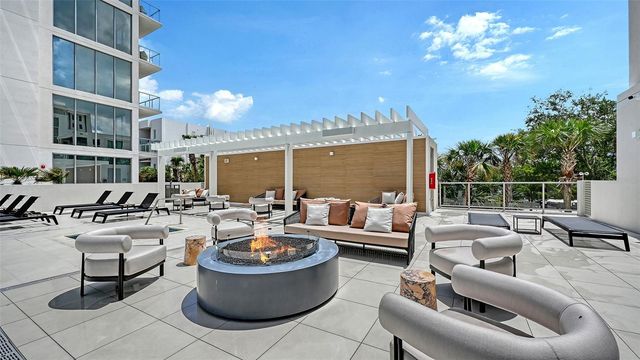 253 GOLDEN GATE POINT 401, Sarasota, FL 34236