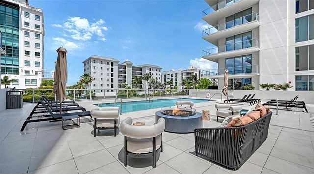 253 GOLDEN GATE POINT 401, Sarasota, FL 34236