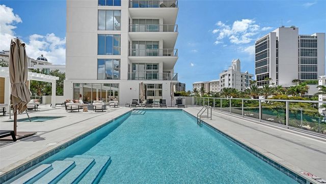 253 GOLDEN GATE POINT 401, Sarasota, FL 34236