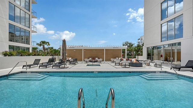 253 GOLDEN GATE POINT 401, Sarasota, FL 34236