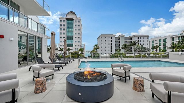 253 GOLDEN GATE POINT 401, Sarasota, FL 34236