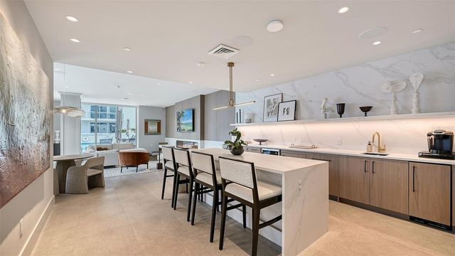 253 GOLDEN GATE POINT 401, Sarasota, FL 34236