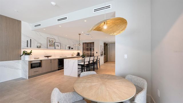 253 GOLDEN GATE POINT 401, Sarasota, FL 34236