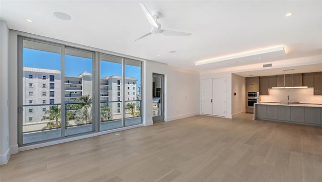 253 GOLDEN GATE POINT 401, Sarasota, FL 34236