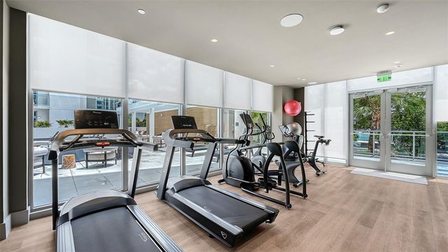 253 GOLDEN GATE POINT 401, Sarasota, FL 34236