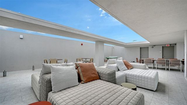 253 GOLDEN GATE POINT 401, Sarasota, FL 34236