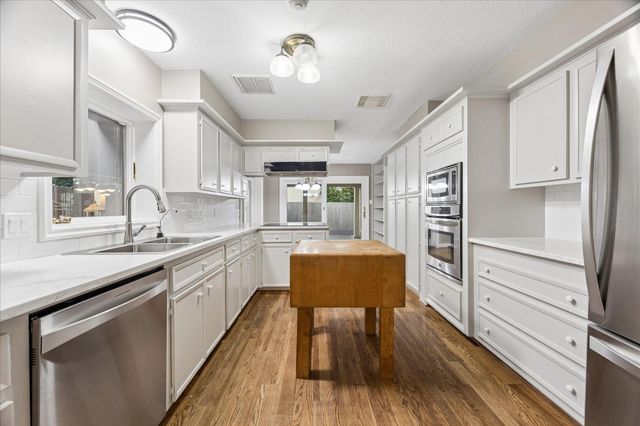 636 Rancho Bauer Drive, Houston, TX 77079