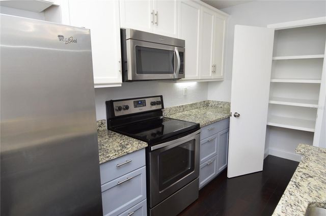 8621 FANCY FINCH DRIVE 201, Tampa, FL 33614