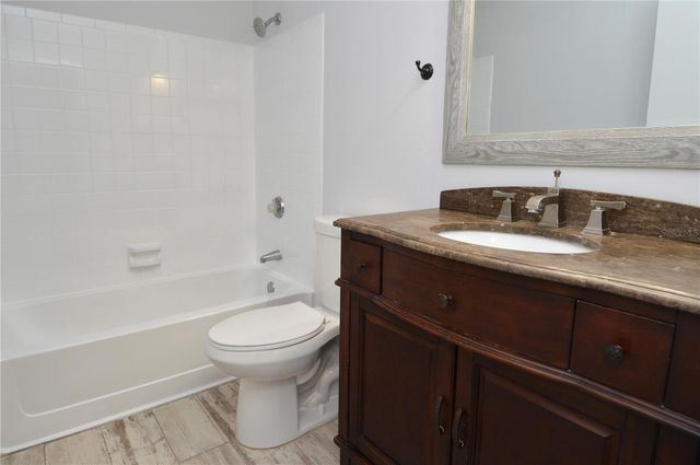 8621 FANCY FINCH DRIVE 201, Tampa, FL 33614