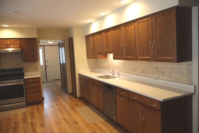 10551 EAGLE RIDGE Drive 127, Orland Park, IL 60467