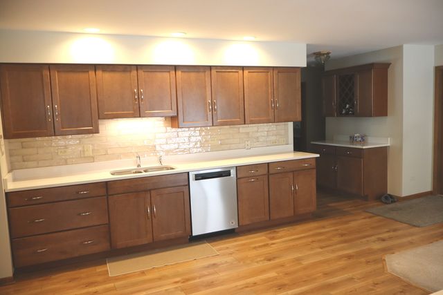 10551 EAGLE RIDGE Drive 127, Orland Park, IL 60467