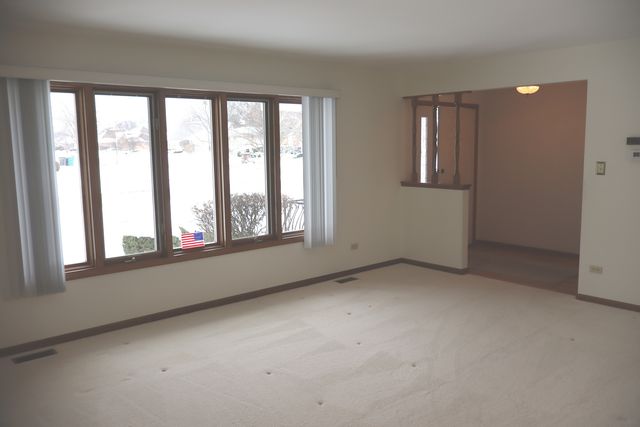 10551 EAGLE RIDGE Drive 127, Orland Park, IL 60467