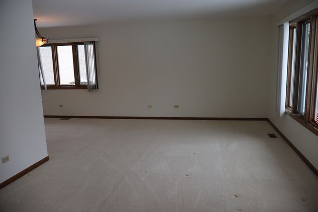 10551 EAGLE RIDGE Drive 127, Orland Park, IL 60467