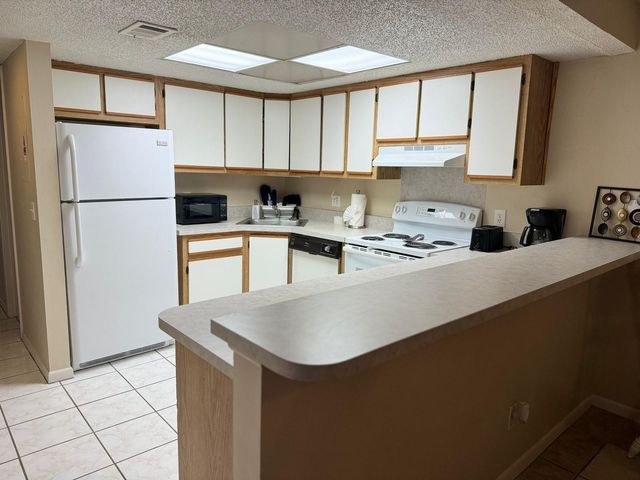 1680 Sunny Brook Lane NE J211, Palm Bay, FL 32905