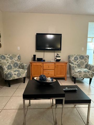 1680 Sunny Brook Lane NE J211, Palm Bay, FL 32905