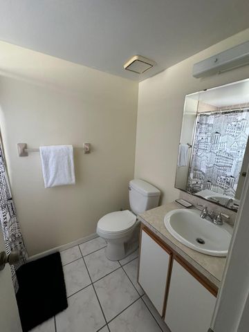 1680 Sunny Brook Lane NE J211, Palm Bay, FL 32905