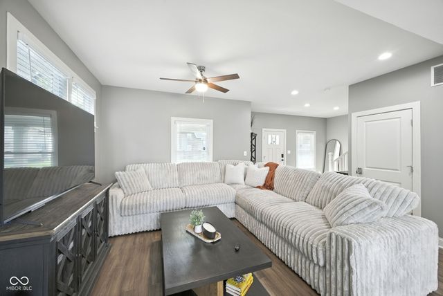 2945 N New Jersey Street, Indianapolis, IN 46205