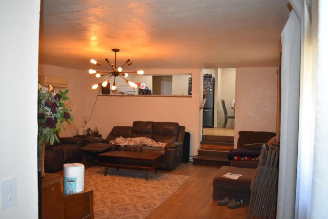 120 W Q St, Rio Linda, CA 95673