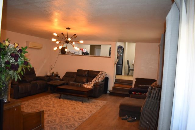 120 W Q St, Rio Linda, CA 95673