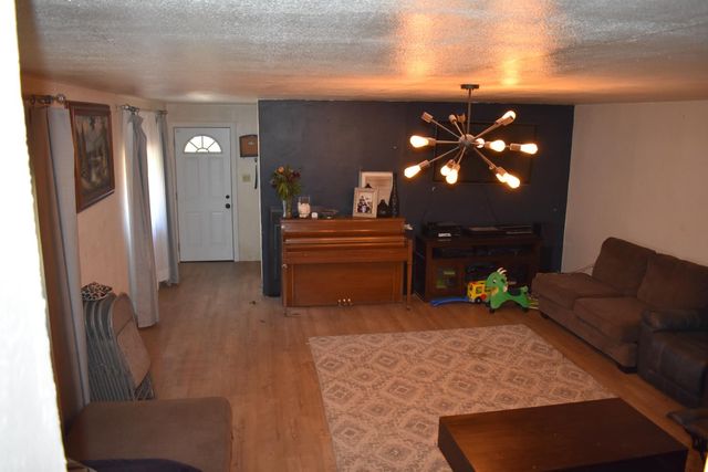 120 W Q St, Rio Linda, CA 95673