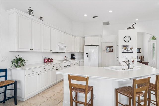 8004 Links Way, Port St. Lucie, FL 34986