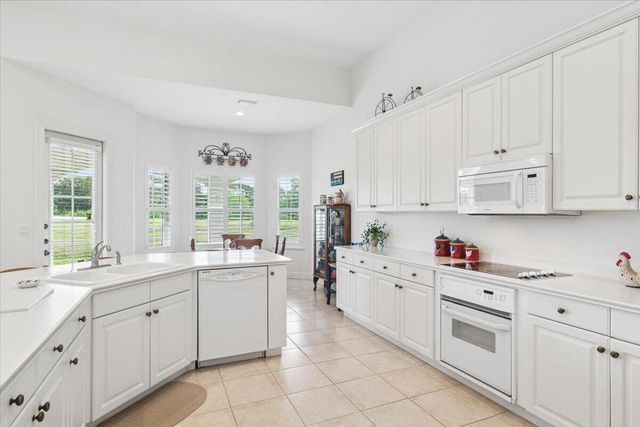 8004 Links Way, Port St. Lucie, FL 34986